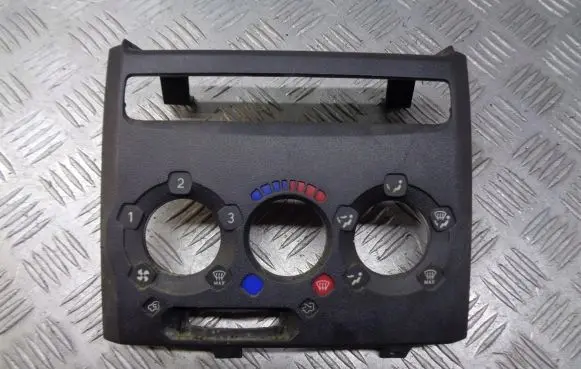 Peugeot Boxer Radio/GPS head unit trim 