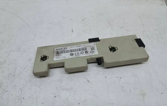 BMW 3 E90 E91 Aerial antenna amplifier 9187658