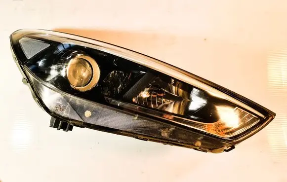 Hyundai Tucson TL Headlight/headlamp 92102D7100 92102DXXX