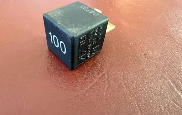 Volkswagen Polo IV 9N3 Other relay 7M0951253A 69260