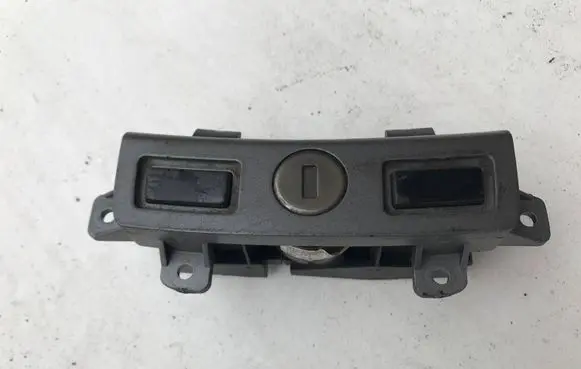 BMW 7 E65 E66 Armrest lock 