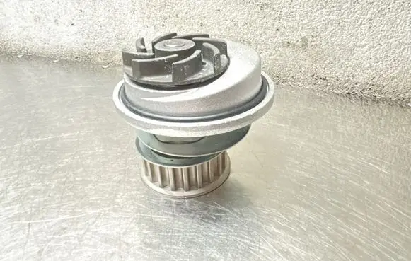 Opel Astra F Water pump 1334008 90220568 AD1111715