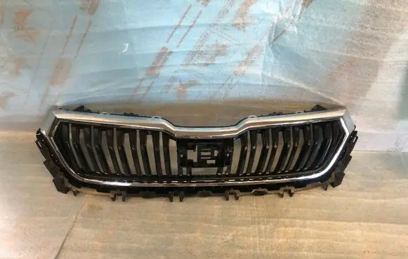 Skoda Kodiaq Front bumper upper radiator grill 565853653J