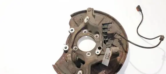 Rear wheel hub
