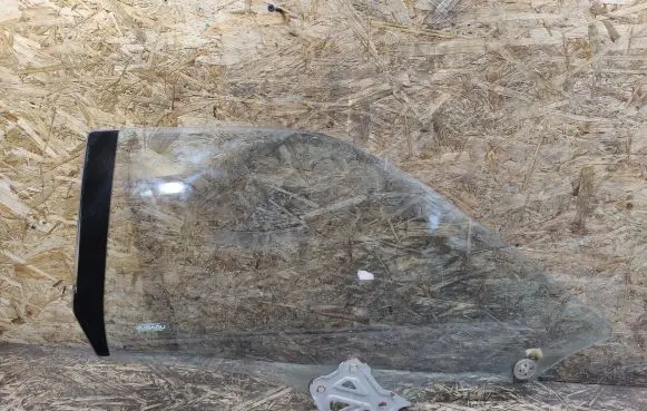 Subaru SVX Front door window/glass (coupe) 