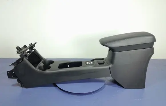 Mitsubishi Outlander Center console