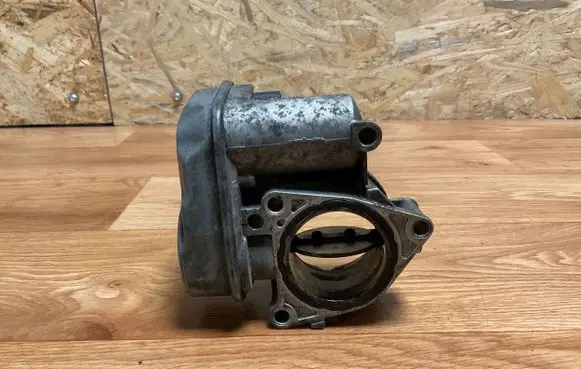 Volkswagen PASSAT B6 Throttle valve 03G128063B