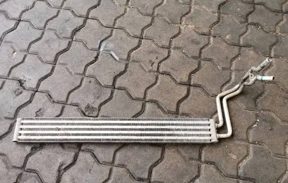 Volkswagen Touareg I Power steering radiator 7L8422885A 9191000