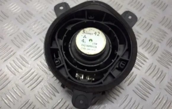 Mitsubishi Grandis Subwoofer speaker MR986442