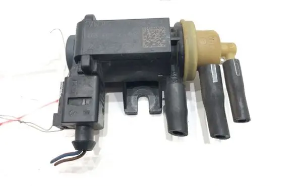 Volkswagen PASSAT B7 Fuel pressure regulator 1K0906627B