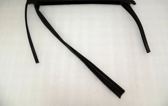 Ford Focus ST Rubber seal rear door window/glass 1787049 BM51A25825AJ
