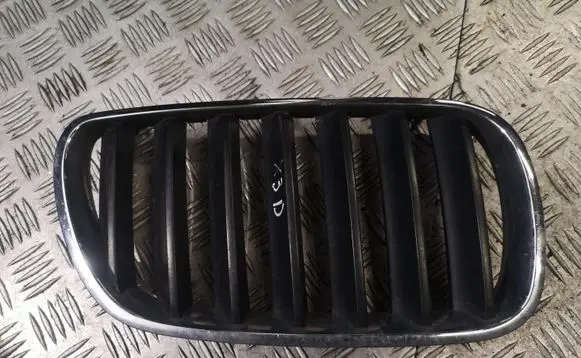 BMW X3 E83 Front bumper upper radiator grill 51113420088