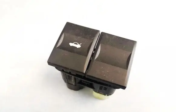Ford Mondeo Mk III Tailgate opening switch 1s7t19b514aa 1s7t-19b514-aa