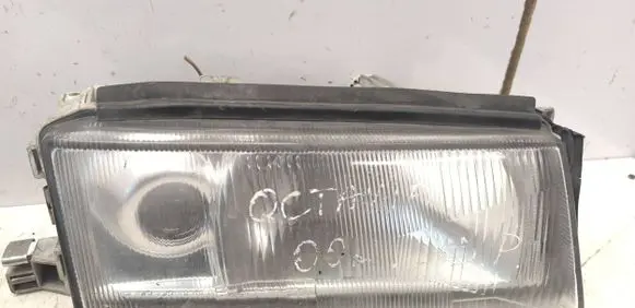 Skoda Octavia Mk1 (1U) Headlight/headlamp 6651104R