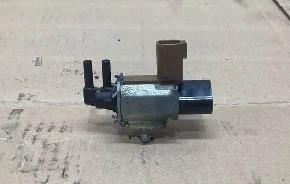 Vacuum valve