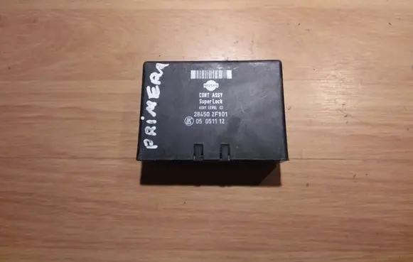 Nissan Primera Door central lock control unit/module 284502F901 05051112