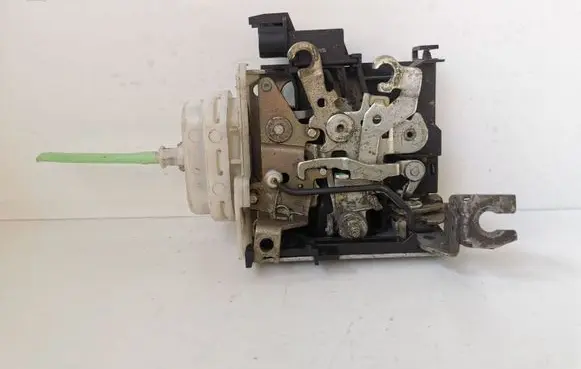 Audi A8 S8 D2 4D Front door lock 401837015