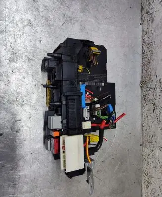 Mercedes-Benz E W212 SAM control unit A2049005003