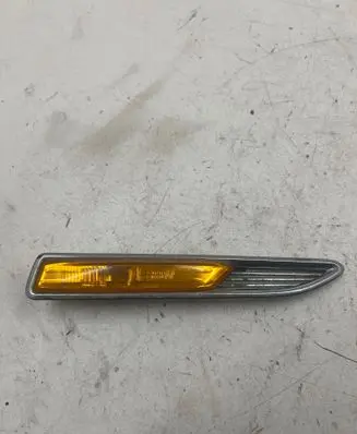 Ford Mondeo MK IV Front fender indicator light 7S7113K354AD