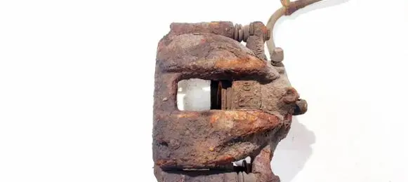 Honda CR-V Front brake caliper