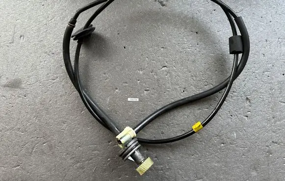 Mitsubishi Pajero Speedometer cable MB249239