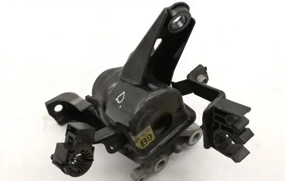 Toyota Auris E180 Engine mount bracket