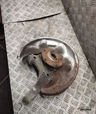 Rear wheel hub