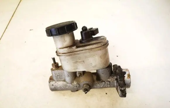 Nissan Almera N16 Master brake cylinder 22157879