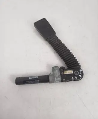 BMW 3 E46 Front seatbelt buckle 8257787