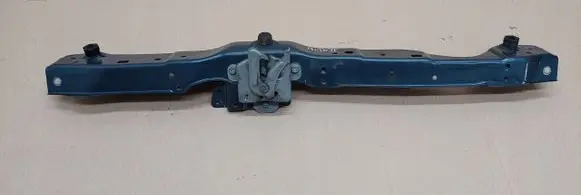 Gearbox mounting bracket