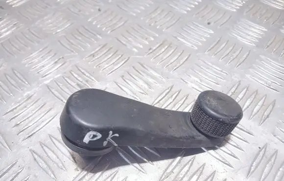 Volkswagen PASSAT B4 Front door window winding handle 3A0837581