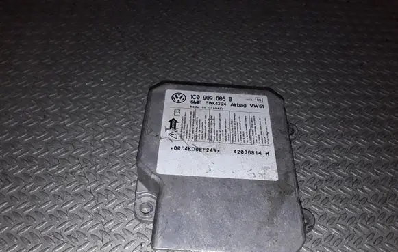 Volkswagen PASSAT B5.5 Airbag control unit/module 1C0909605B 5WK43124