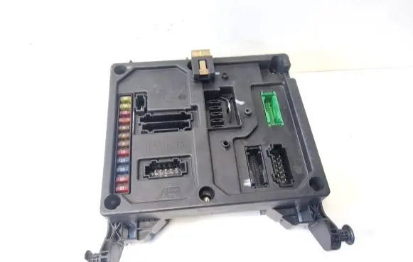 Volkswagen Sharan Fuse module 7M3962258R
