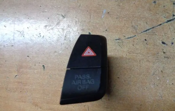 Audi A4 S4 B8 8K Hazard light switch 8K2941509A