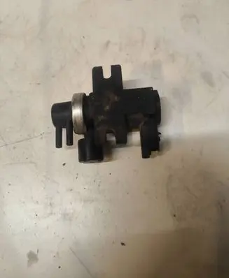 Peugeot 307 CC Vacuum valve 