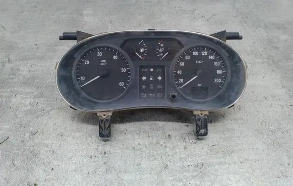 Opel Vivaro Speedometer (instrument cluster) P8200006339A