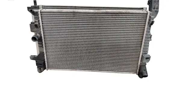 Ford Focus Radiator set D7G034TT TH037K18