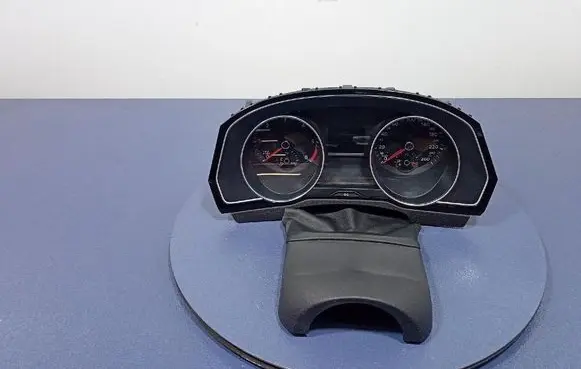 Speedometer (instrument cluster)