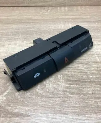 Toyota Corolla Verso AR10 Hazard light switch 153965
