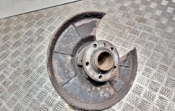 Volvo V70 Rear wheel hub