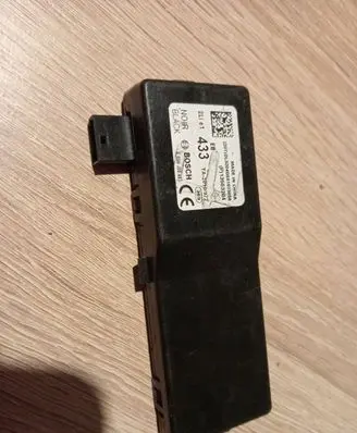 Opel Astra J Antenna control unit 13503204