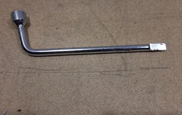 Toyota Avensis T270 Wheel nut wrench 
