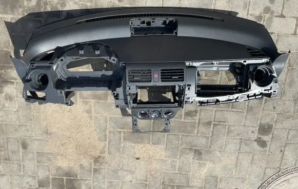 Suzuki Swift I Dashboard 7311162J10 1311162J10