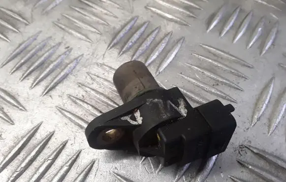 Mercedes-Benz C W203 Camshaft position sensor A0031539728