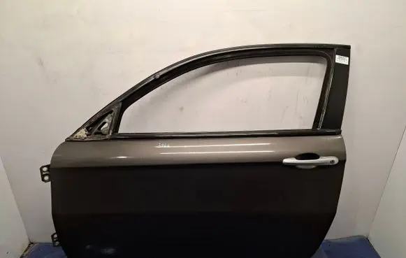 Alfa Romeo 147 Front door
