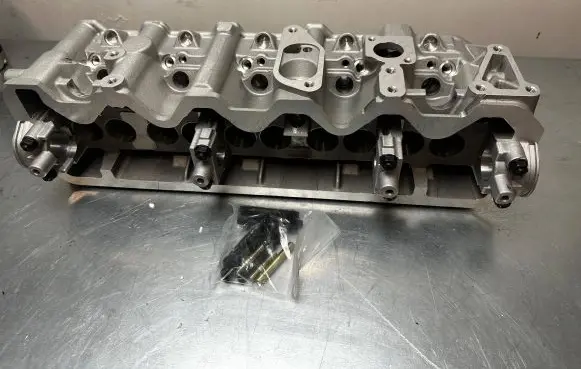 Volkswagen Crafter Engine head 076103351E 908713 B00CYI0CEK