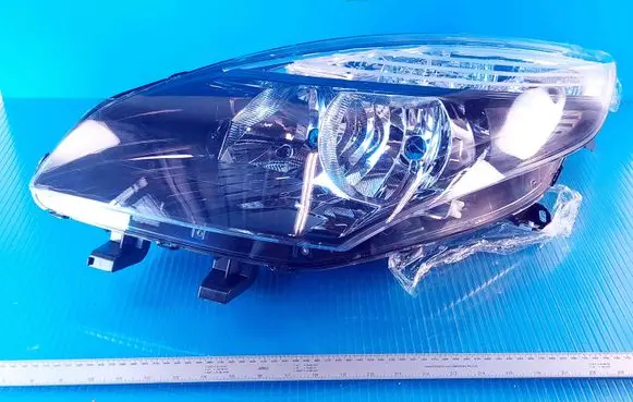 Renault Scenic III - Grand scenic III Headlight/headlamp 607309E