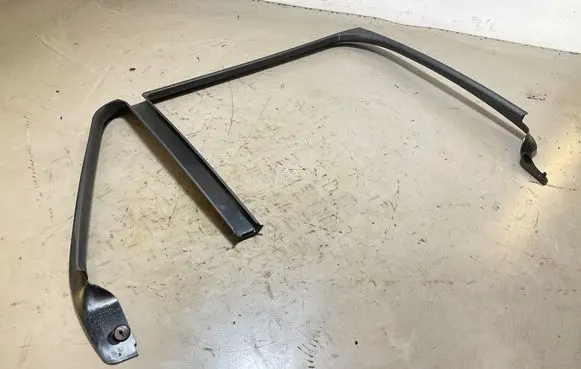 Other rear door trim element