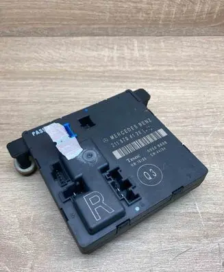 Mercedes-Benz E W211 Door control unit/module 2118704126