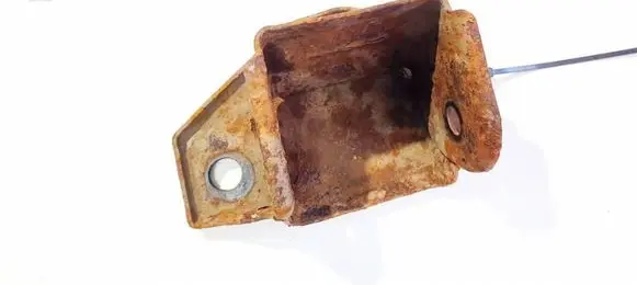 Lexus RX 300 Engine mounting bracket